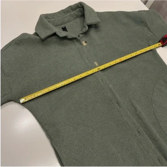 Design Lab Textured Front Button Shacket in Sage Size small - Picture 6 of 9